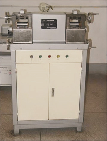 線(xiàn)纜沖模削片機.jpg